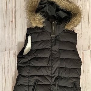 Banana Republic Puffer Vest NWT